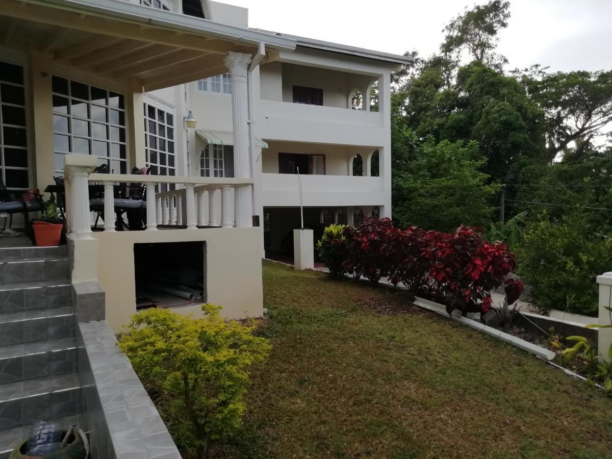 Villa Upton Heights Ocho Rios Exterior foto